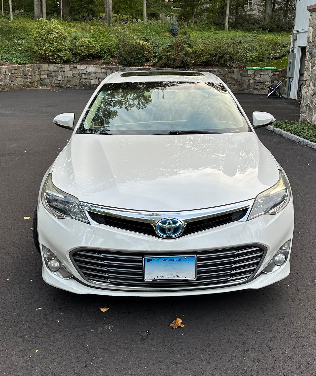 Used 2013 Toyota Avalon XLE Touring FWD image 1