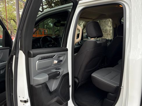 Used 2020 RAM 1500 Big Horn image 10