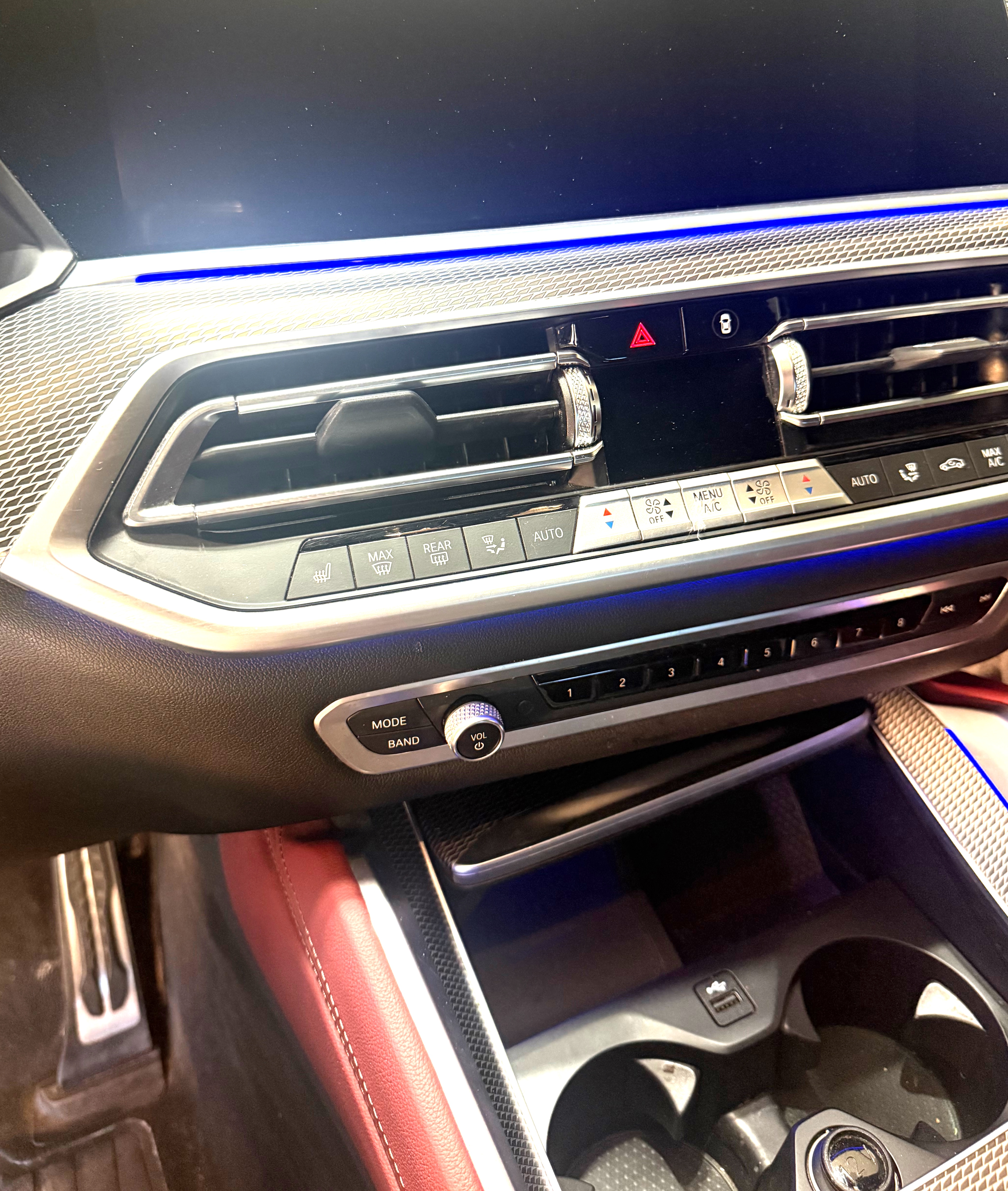 Used 2022 BMW X6 xDrive40i w/ Executive Package AWD/4WD image 11