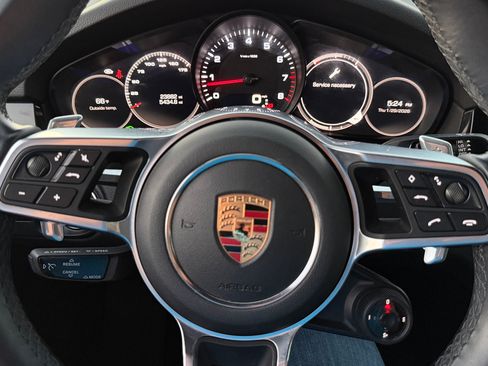 Used 2020 Porsche Cayenne Sport Utility 4D image 17