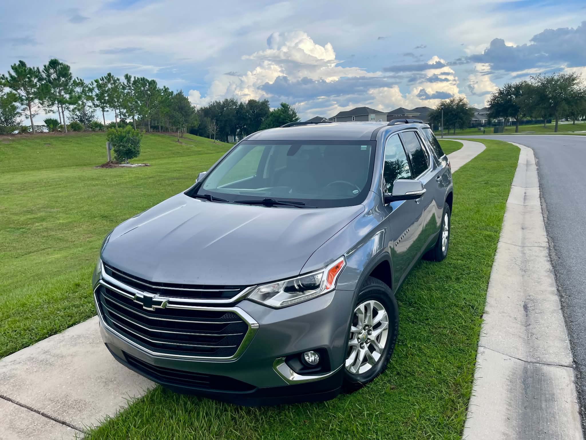 Used 2019 Chevrolet Traverse LT FWD image 4