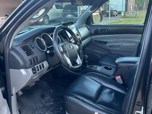 Used 2013 Toyota Tacoma PreRunner w/ Convenience Pkg image 11