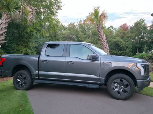 Used 2023 Ford F150 Lightning Lariat AWD/4WD image 2