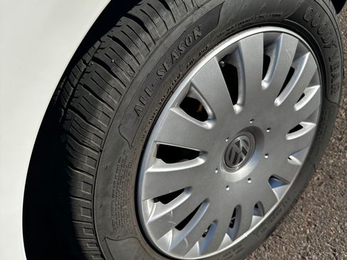 Used 2009 Volkswagen Jetta S image 12