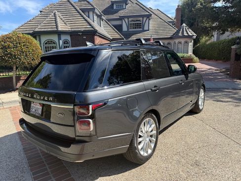 Used 2020 Land Rover Range Rover HSE image 6