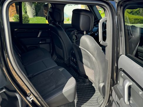 Used 2023 Land Rover Defender 110 image 11