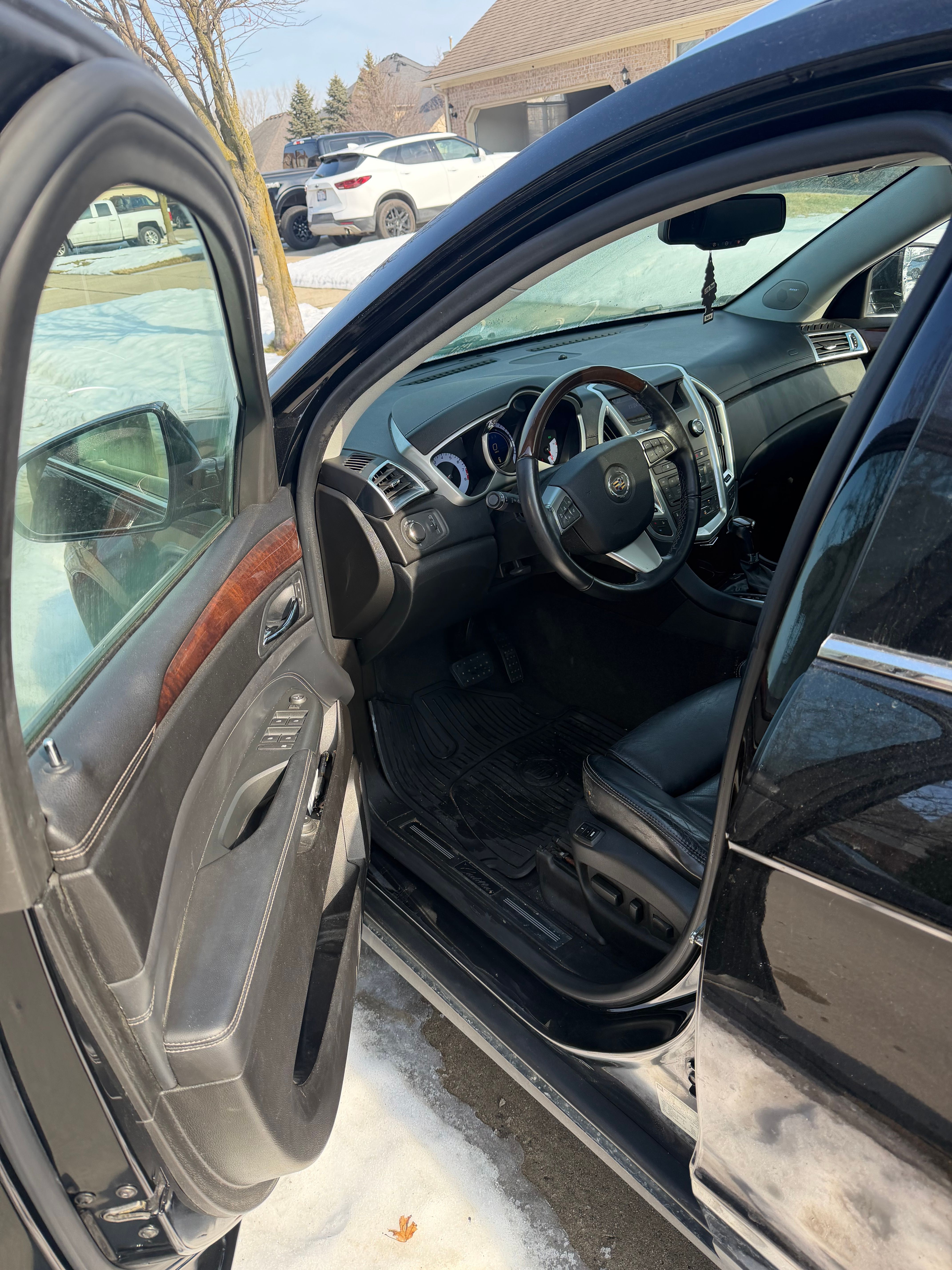 Used 2012 Cadillac SRX Luxury FWD image 8