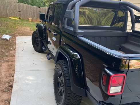 Used 2022 Jeep Gladiator Sport image 17