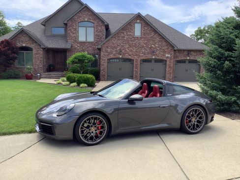 Used 2021 Porsche 911 AWD/4WD image 1
