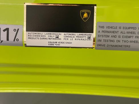 Used 2018 Lamborghini Huracan Performante AWD/4WD image 16