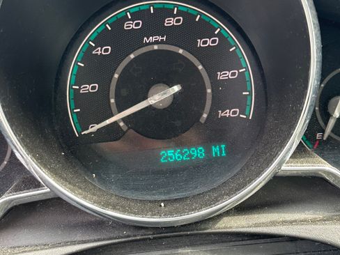 Used 2012 Chevrolet Malibu LT image 2