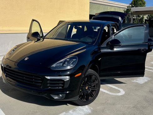 Used 2018 Porsche Cayenne S AWD/4WD image 5