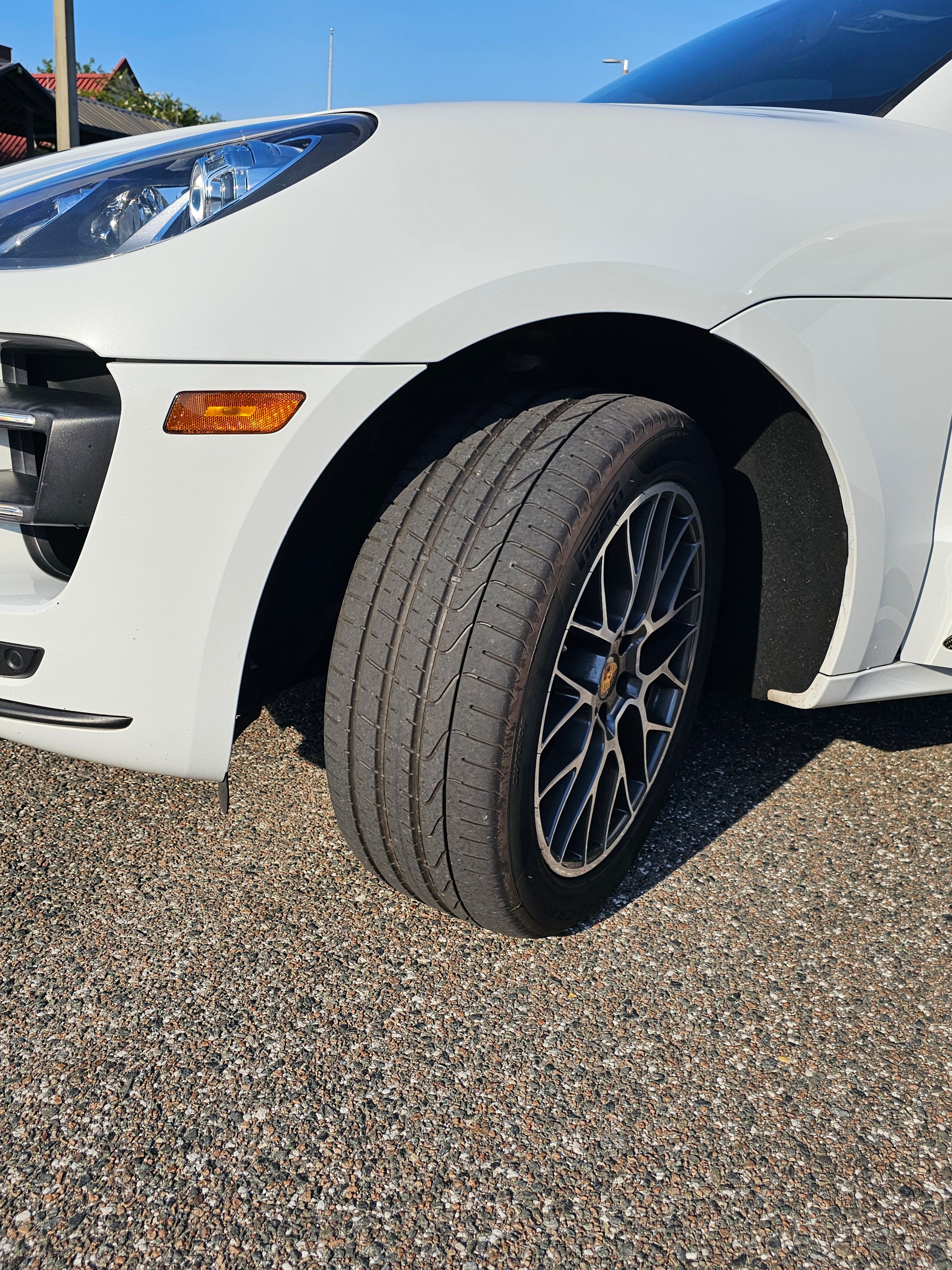 Used 2016 Porsche Macan Turbo image 27