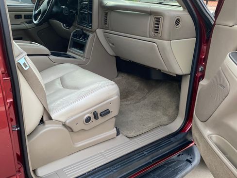 Used 2003 Chevrolet Tahoe LT image 15