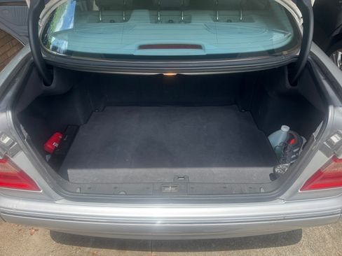Used 2001 Mercedes-Benz E 320 Sedan image 11