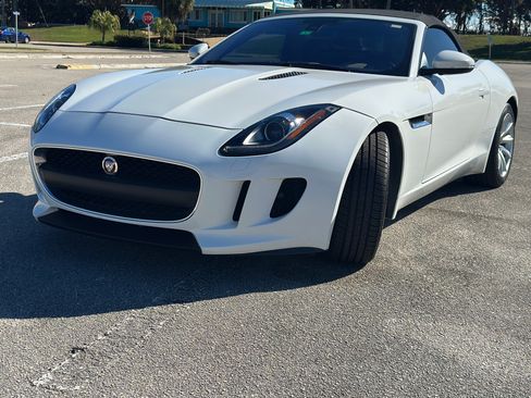 Used 2017 Jaguar F-TYPE Premium Convertible 2D image 11