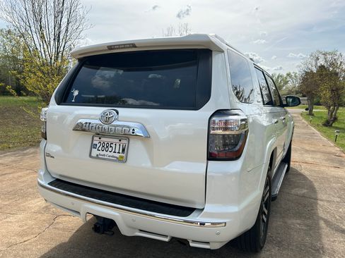 Used 2019 Toyota 4Runner Limited AWD/4WD image 9