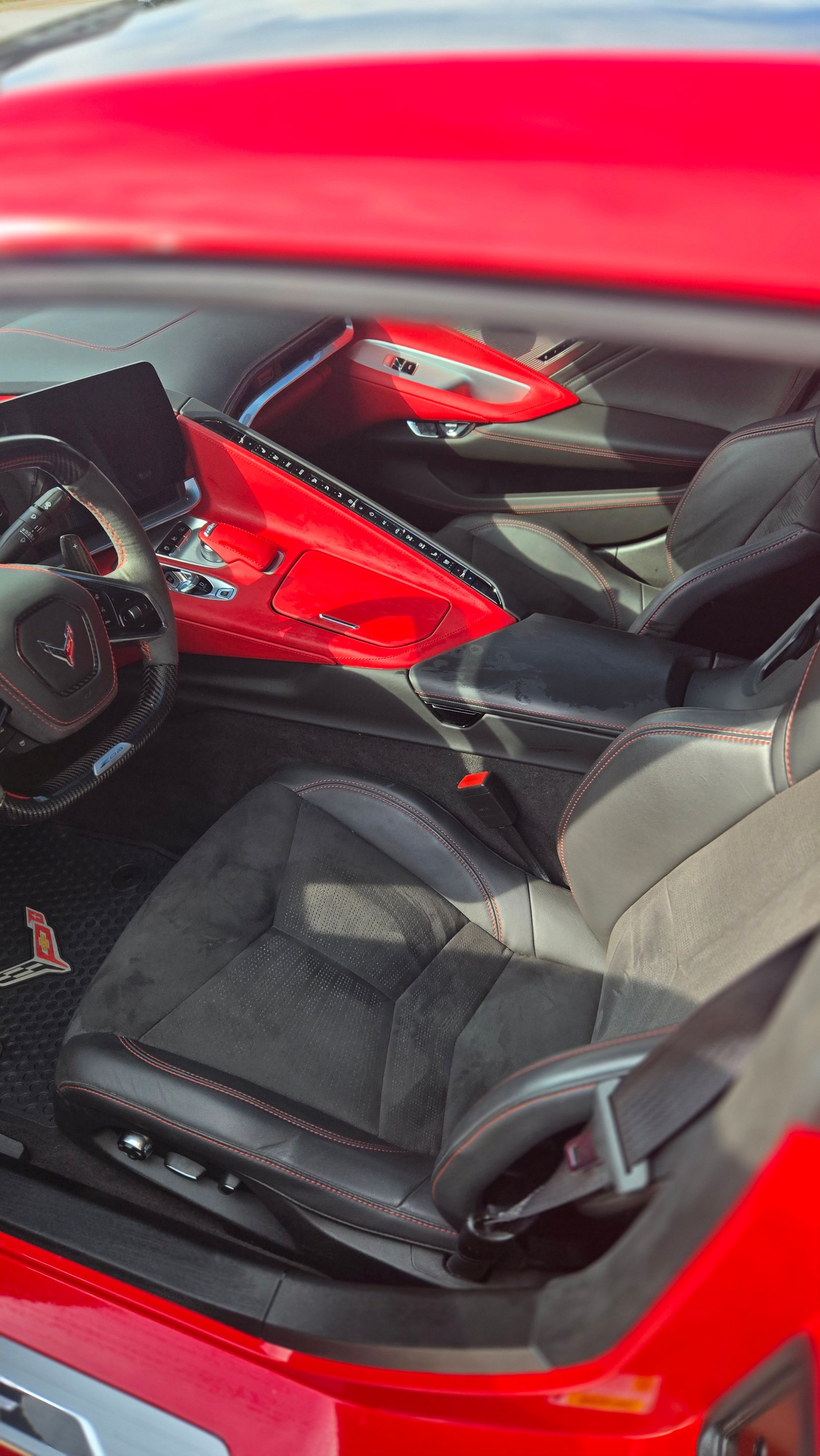Used 2024 Chevrolet Corvette Z06 w/ Z07 Performance Package RWD image 9