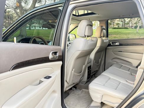 Used 2012 Jeep Grand Cherokee Altitude image 14