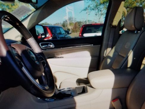 Used 2016 Jeep Grand Cherokee Overland w/ Trailer Tow Group IV image 11