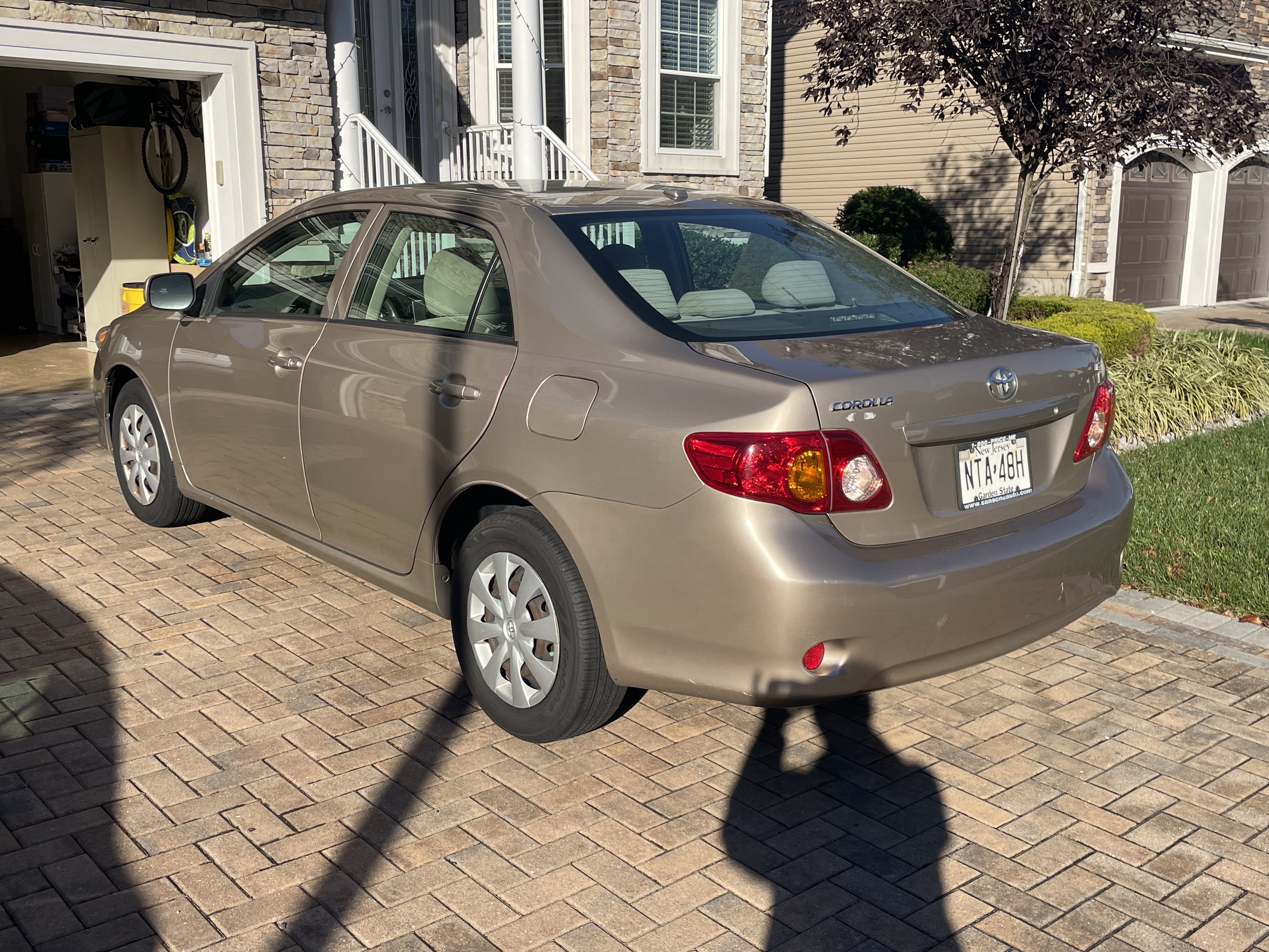 Used 2009 Toyota Corolla LE w/ All Weather Guard Pkg FWD image 9