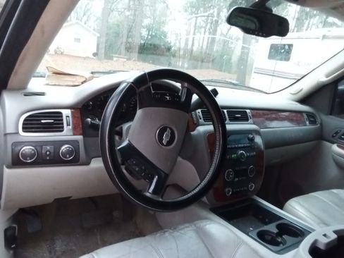 Used 2007 Chevrolet Avalanche LTZ w/ LTZ Preferred Equipment Group image 25