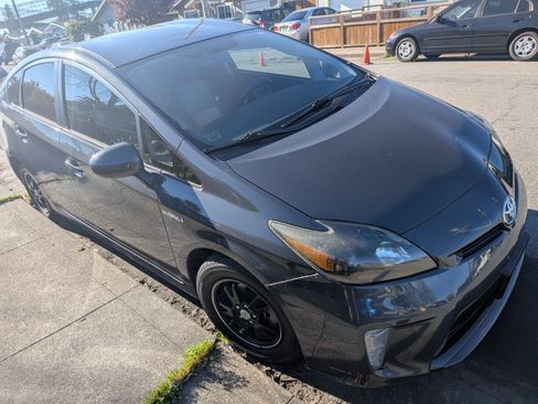 Used 2015 Toyota Prius Two image 6