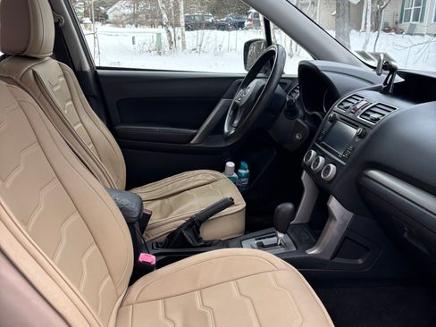 Used 2016 Subaru Forester 2.5i w/ Alloy Wheel Package image 4