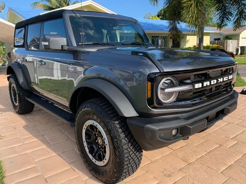 Used 2023 Ford Bronco Outer Banks image 4