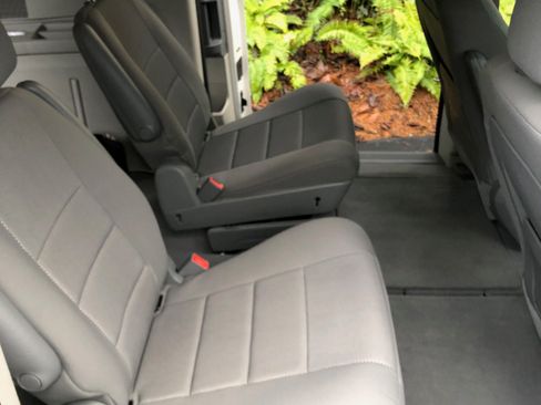 Used 2008 Dodge Grand Caravan SE image 16