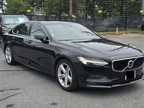 Used 2019 Volvo S90 T5 Momentum image 1