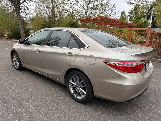 Used 2017 Toyota Camry SE FWD image 8