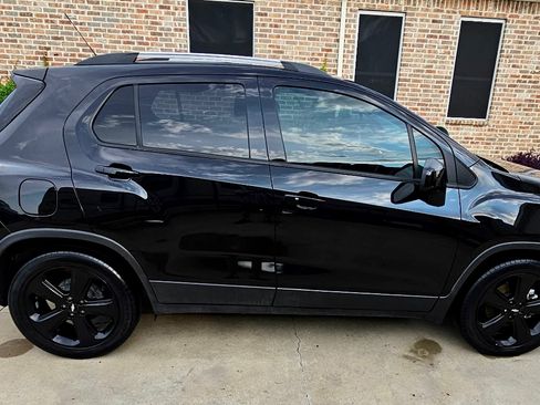 Used 2019 Chevrolet Trax Premier w/ Midnight Edition FWD image 5