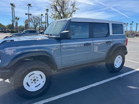 Used 2023 Ford Bronco Heritage Edition AWD/4WD image 4