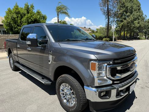 Used 2022 Ford F250 XLT w/ XLT Premium Package AWD/4WD image 4
