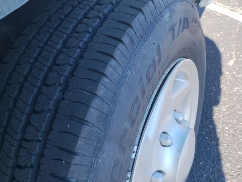 Used 2007 Ford E-350 and Econoline 350 XLT image 16