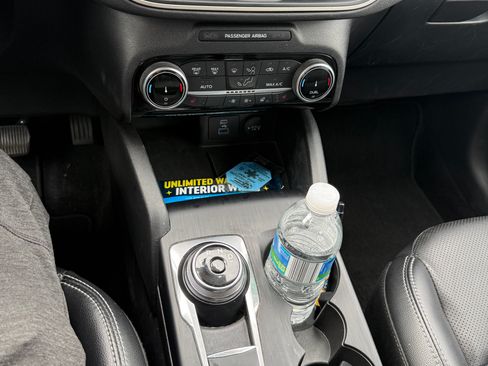 Used 2022 Ford Escape SEL image 13