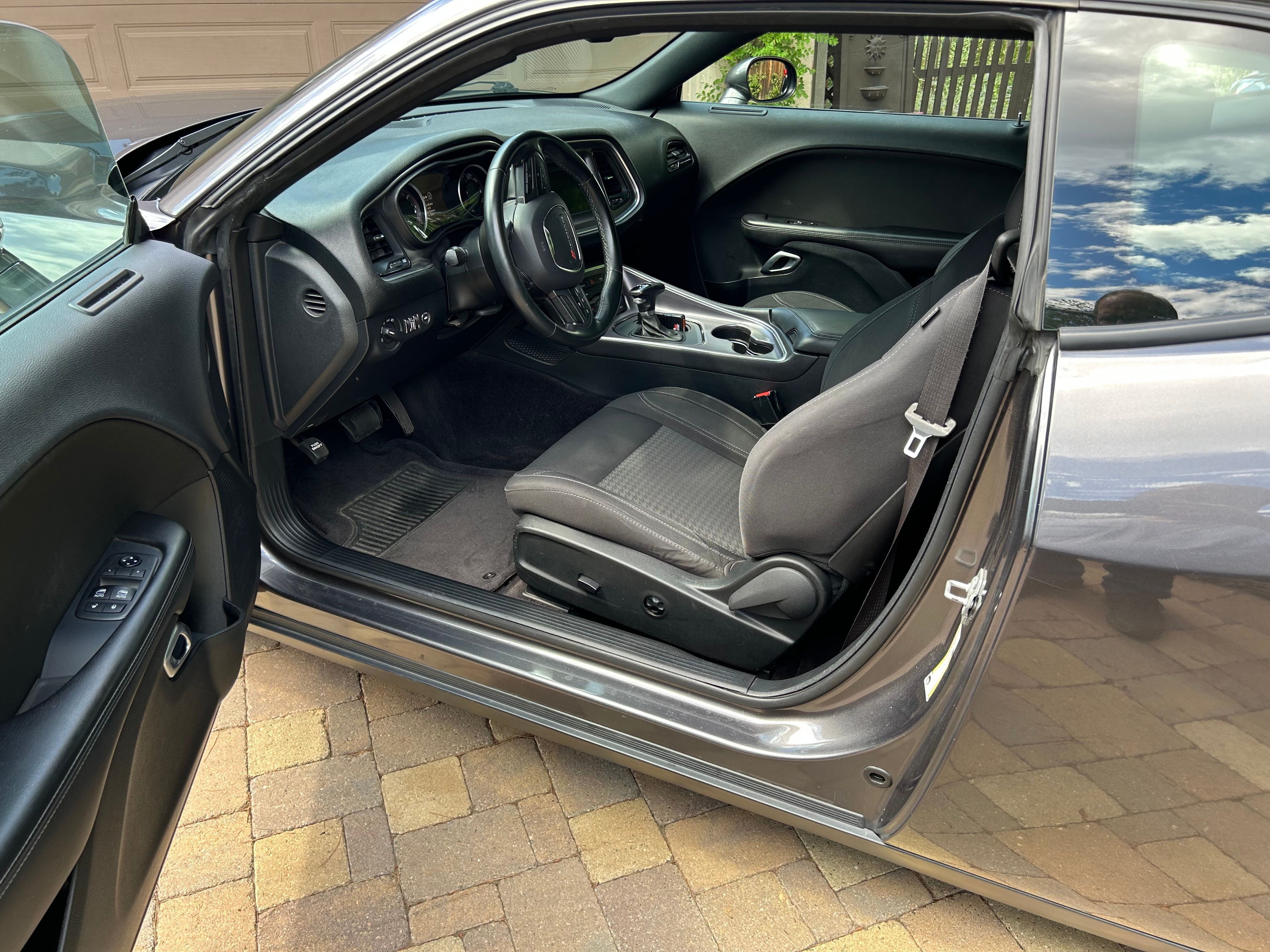 Used 2018 Dodge Challenger SXT RWD image 13