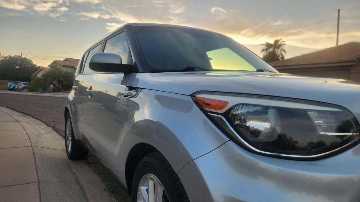 Used 2018 Kia Soul + FWD image 8