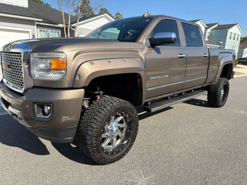 Used 2015 GMC Sierra 2500 Denali w/ Duramax Plus Package image 4