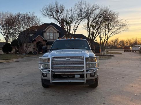 Used 2012 Ford F350 Lariat w/ Lariat Interior Pkg image 2