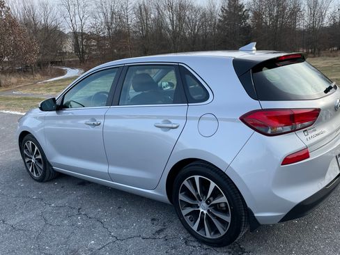 Used 2018 Hyundai Elantra GT w/ Style Package 02 image 17