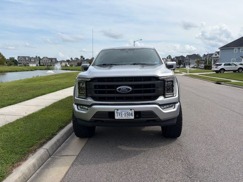 Used 2021 Ford F150 Lariat w/ Equipment Group 502A High AWD/4WD image 4