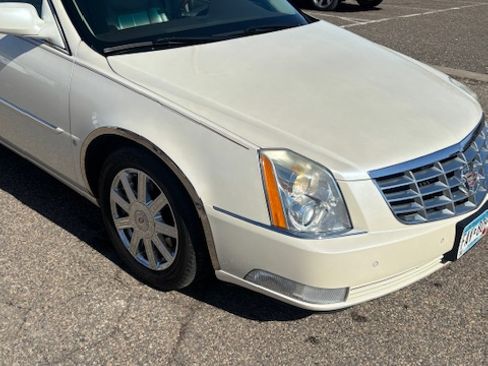 Used 2008 Cadillac DTS image 10