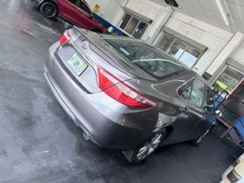 Used 2016 Toyota Camry SE FWD image 5