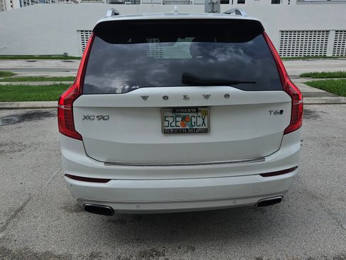 Used 2017 Volvo XC90 T6 Momentum w/ Vision Package image 6