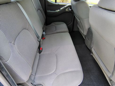 Used 2019 Nissan Frontier SV RWD image 12