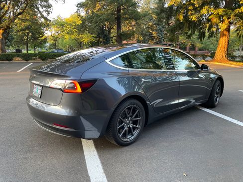Used 2018 Tesla Model 3 Long Range image 5
