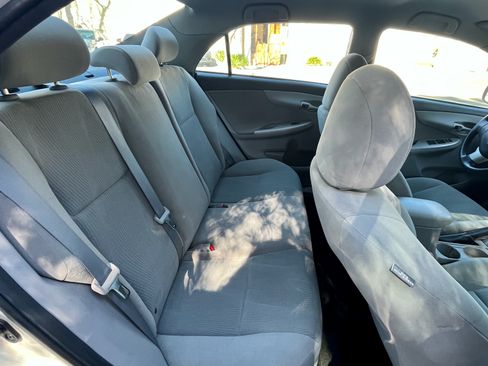 Used 2012 Toyota Corolla LE FWD image 13