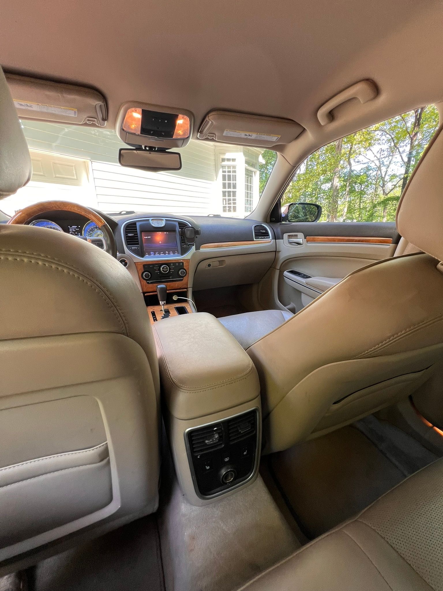 Used 2014 Chrysler 300 C RWD image 13